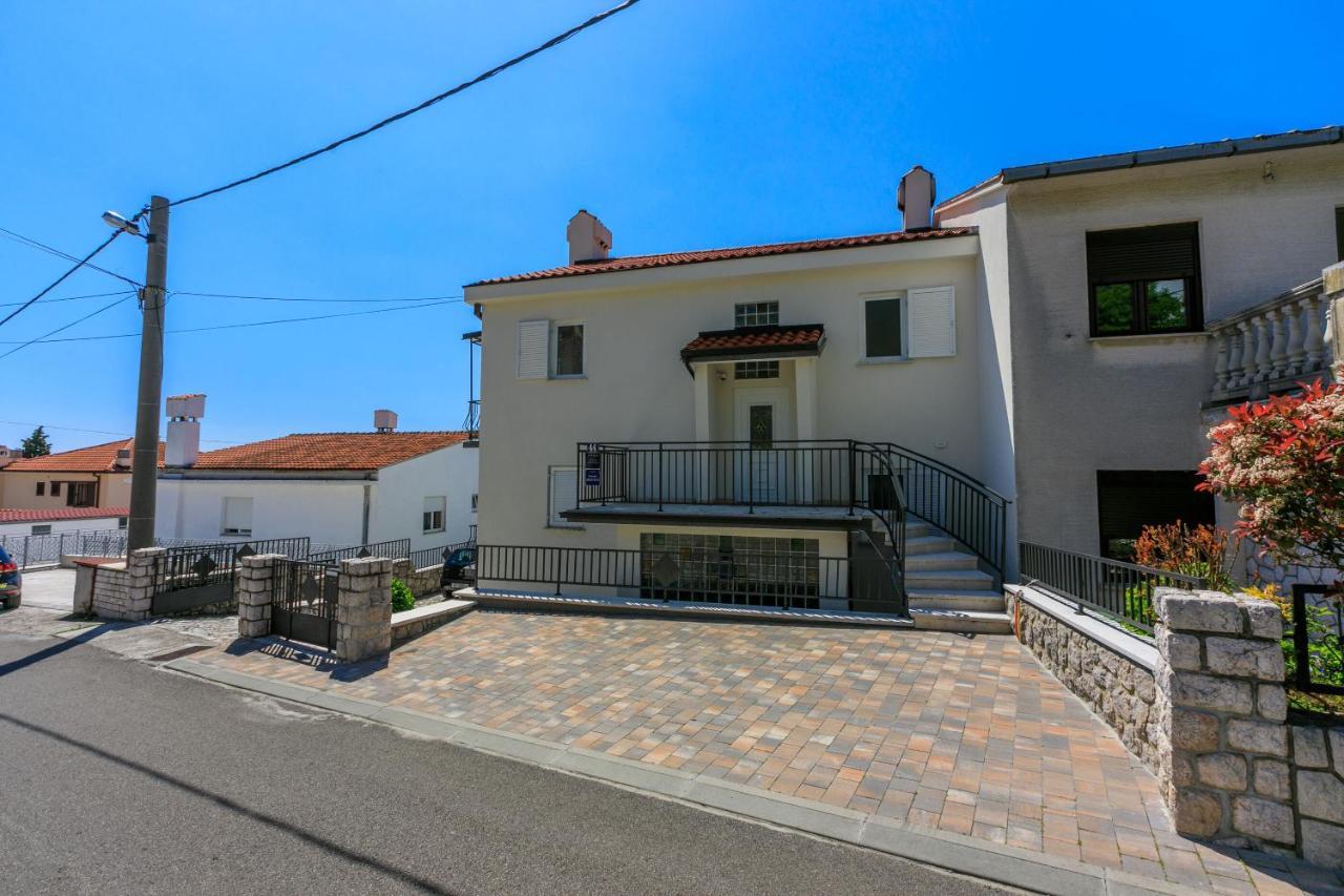 Apartment Mira Crikvenica Bagian luar foto