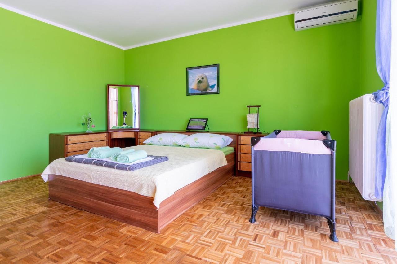 Apartment Mira Crikvenica Bagian luar foto