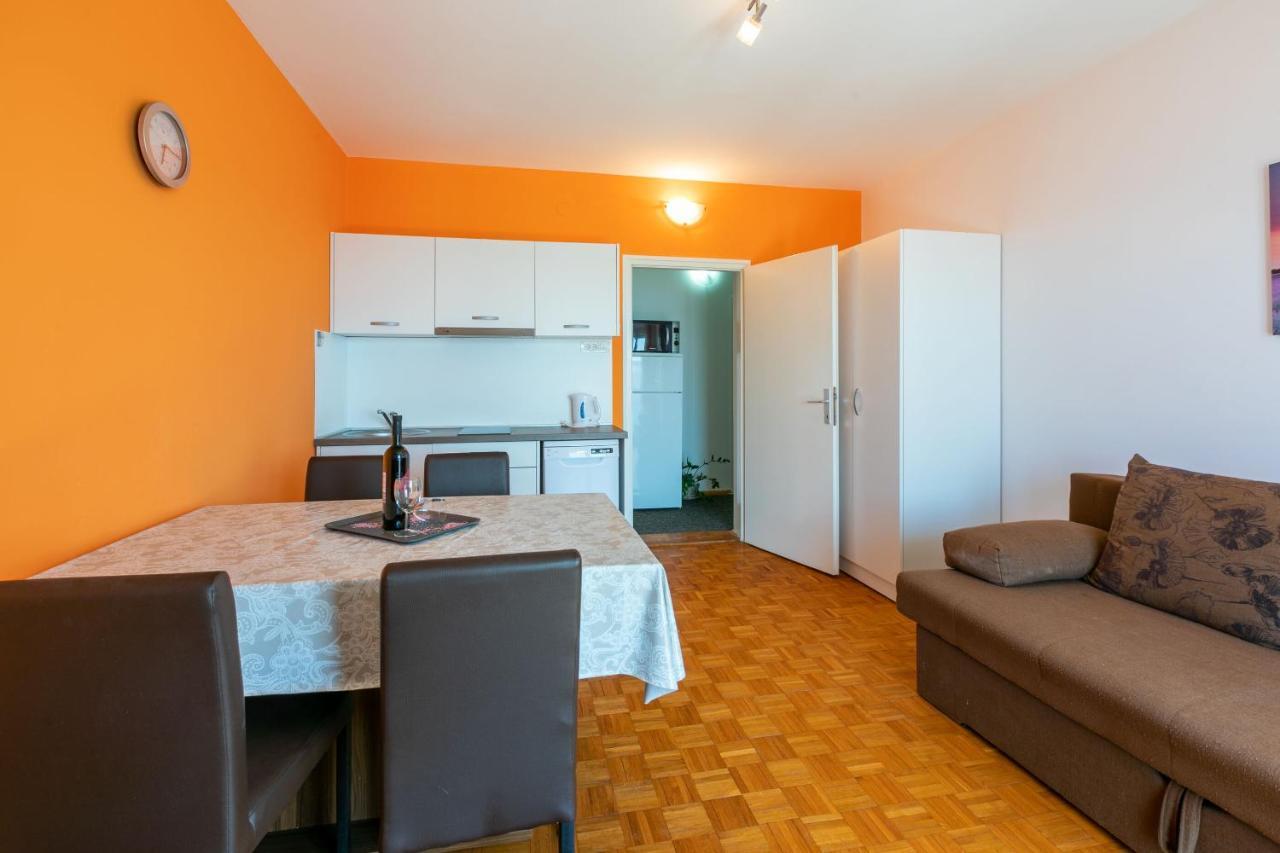 Apartment Mira Crikvenica Bagian luar foto