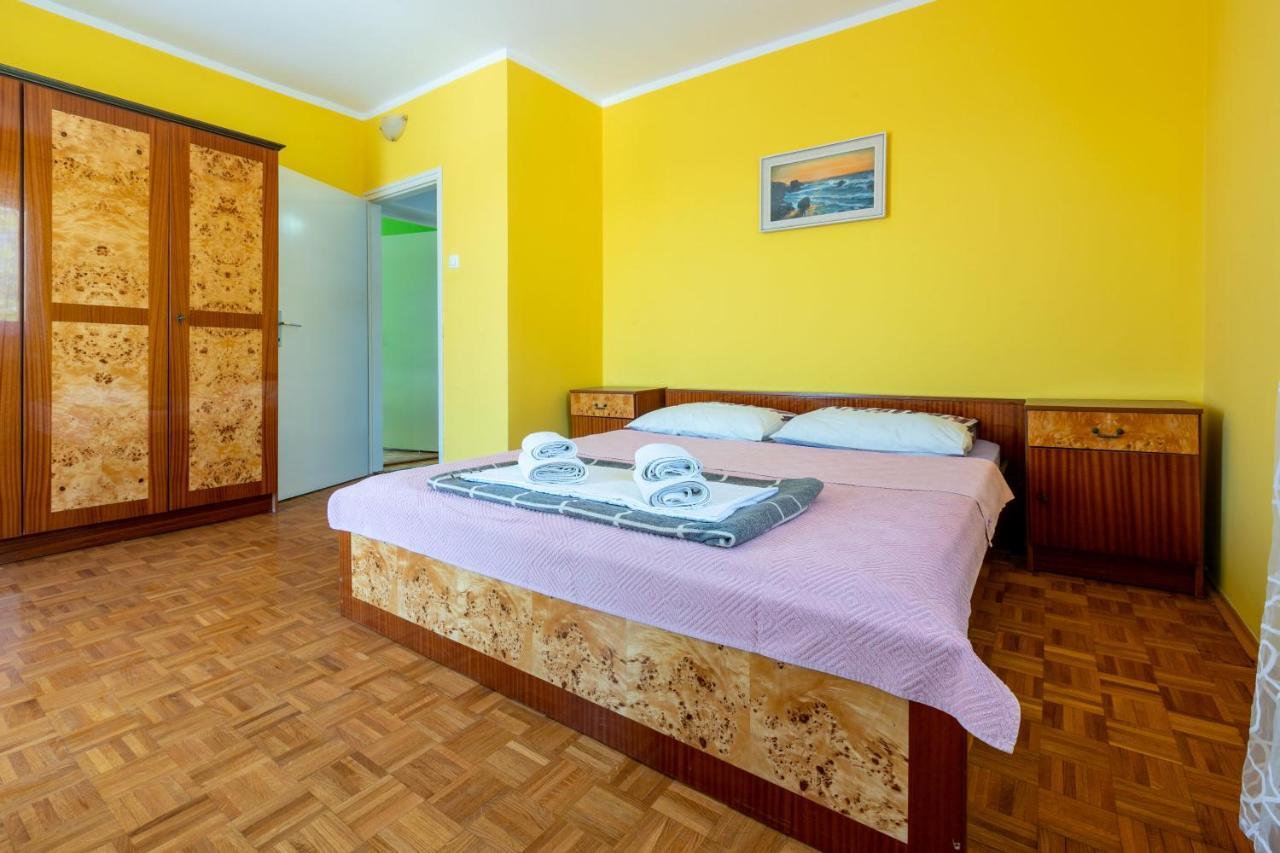 Apartment Mira Crikvenica Bagian luar foto