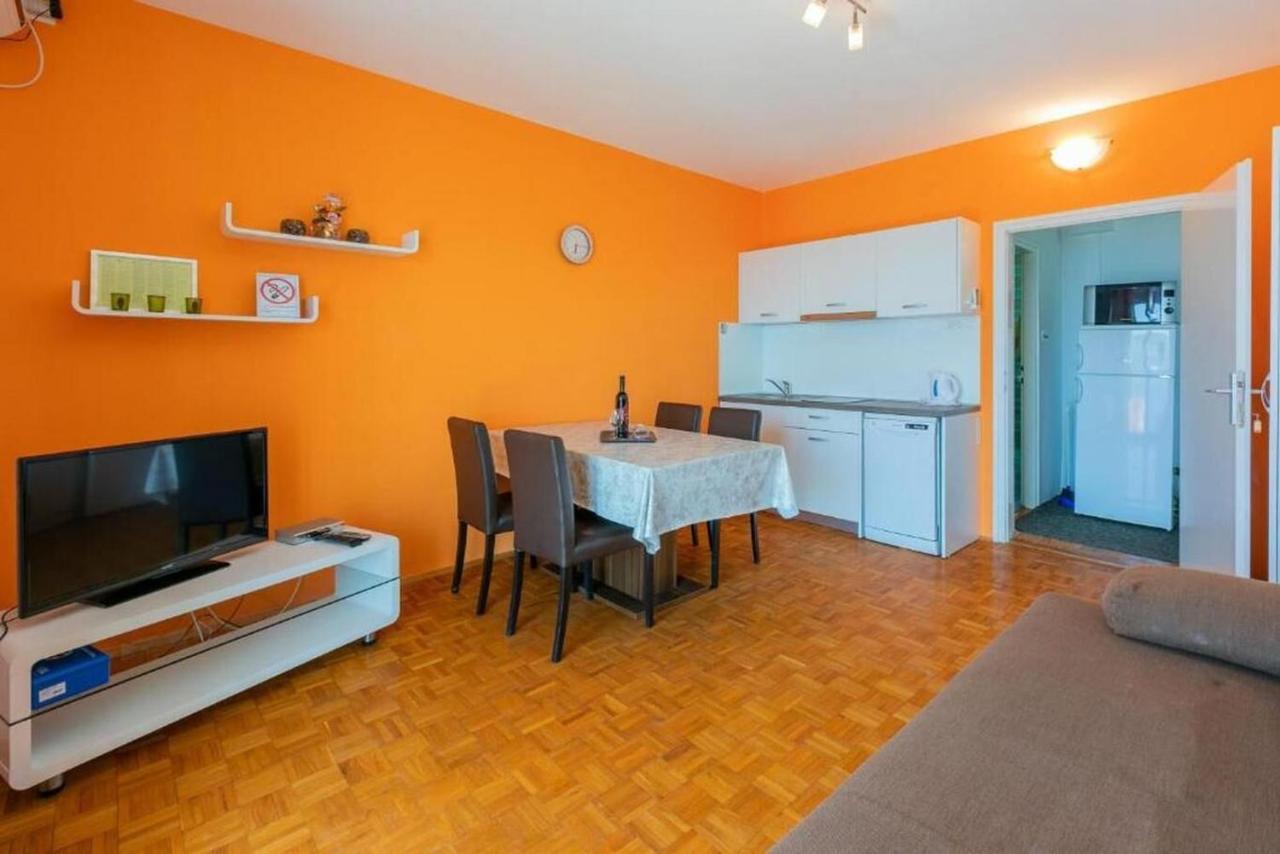 Apartment Mira Crikvenica Bagian luar foto
